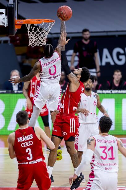 这位足球名 这位足球名