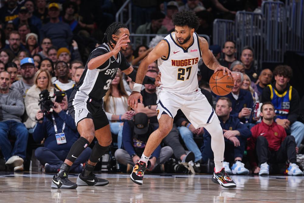 变得更加紧 变得更加紧